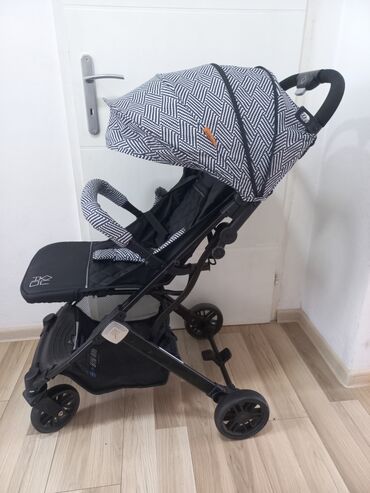 lc waikiki deca: Jungle quad kolica za bebe. Par puta korišćena. Kao nova at lalafo.rs lc waikiki deca: Jungle quad kolica za bebe. Par puta korišćena. Kao nova