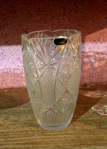 Konfet qabları: 1.Kanfet qabı-30 2.Kanfet qabı -35 3.Vaza -90 4.Vaza -60 5.Meyvə qabı — 4