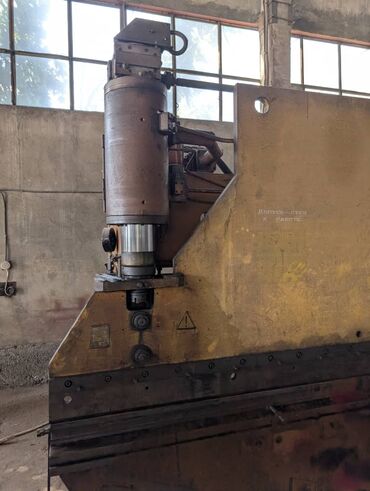 Пресс станки: Пресс станок без ЧПУ, Гидравлический, Б/у — 8