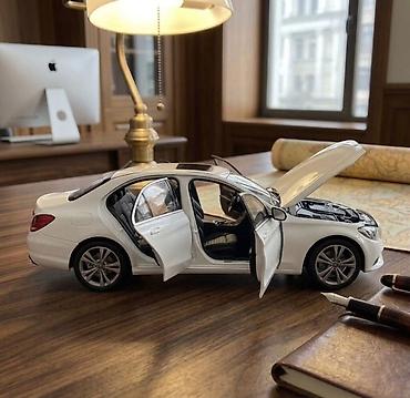 18 oyuncaqlar: Mercedes-Benz C-Class 1:18 miqyaslı kolleksiya modeli - — 7