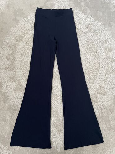 široke pantalone: S (EU 36), M (EU 38), L (EU 40), Regular rise, Flare