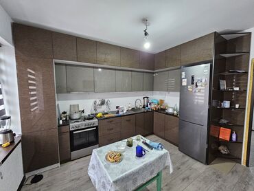 продаю квартиру гостиного типа: 2 комнаты, 70 м², 108 серия, 8 этаж, Евроремонт