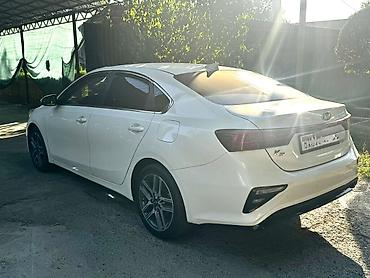 mersedes 212: Kia Ceed: 2019 г., 1.6 л, Вариатор, Бензин, Седан — 7