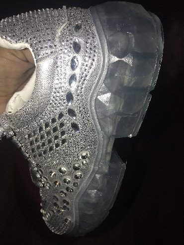 Women's Sneakers and athletic shoes: Ölçü: 37, rəng - Gümüşü, Yeni — 29