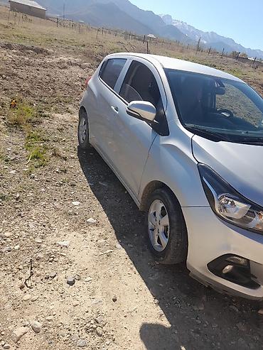 Chevrolet Spark: 2017 г., Хэтчбэк — 3