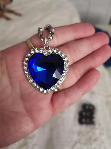 Ogrlice: ✨🌊 Ogrlica Titanik - Crveno Srce! ❤️💎💙 Cena:1200din Zasijajte ovim — 2