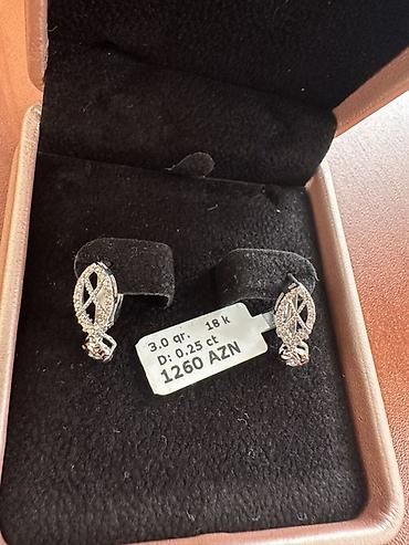 1 karat nece qram: Sırğa, Ağ qızıl, 3 g — 3