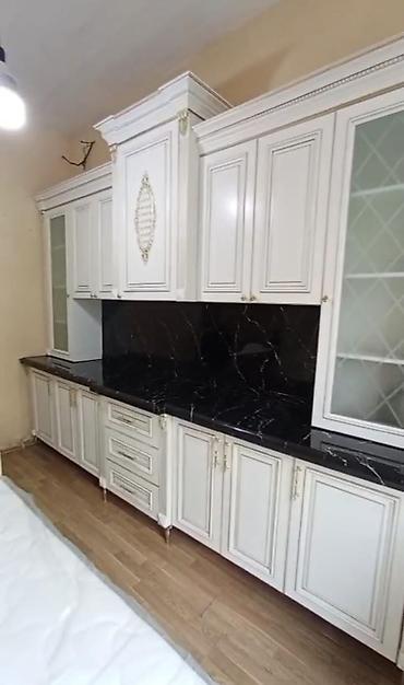 vitrin kuxna mebeli: *2200₼ yeni vitrin MƏTBƏX mebeli :-TƏCİLİ SATILIR*‼️ ÖLÇÜ:-3.5 — 1