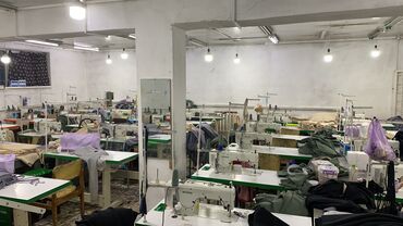 Цеха, заводы, фабрики: Ищу помещение под швейный цех и для жилья с хорошим условием