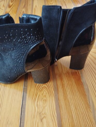 Botinka və botilyonlar: Gucci, Ölçü: 36, rəng - Qara, Yeni