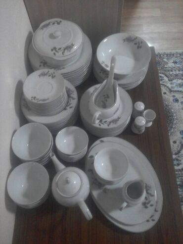 керамическая посуда: Продаю Сервиз Китай 90 предметов