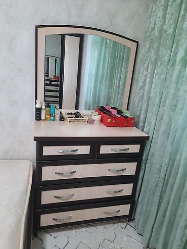 Спальные гарнитуры: Состав к - Кровать двуспальная с прямоугольным основанием и изогнутым — 1