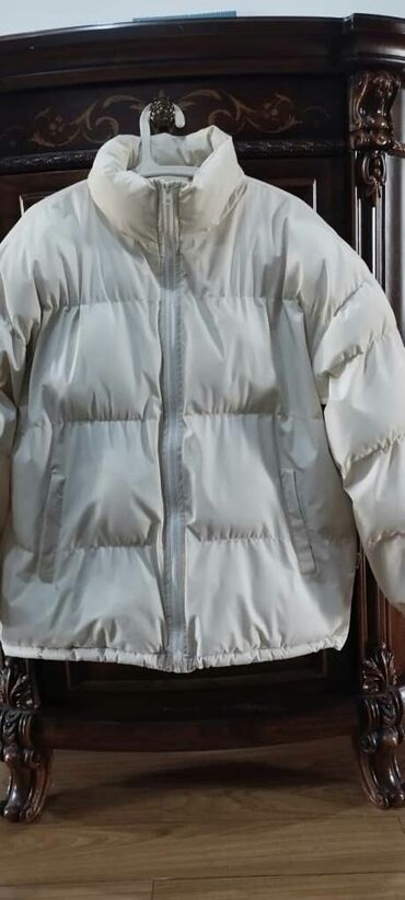 деми куртки в бишкеке: Куртка S (EU 36), M (EU 38), L (EU 40), цвет - Белый