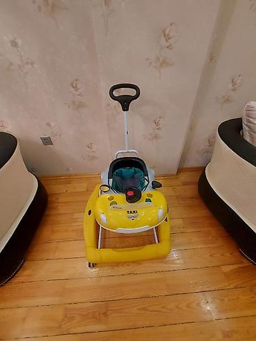 Yerimək üçün arabalar, çəliklər, əsalar, rollatorlar: Uşaq gəzdirici – “TAXI” dizaynlı - Avtomobil formasında, sarı‑boz — 1