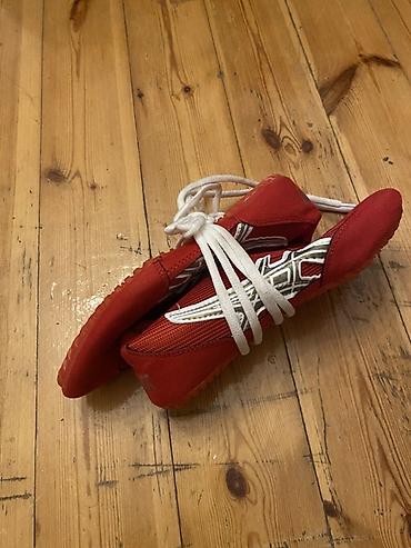 rezin botlar: Məhsul: Asics güləş ayaqqabısı - Rəng: qırmızı, ağ detallar - — 1