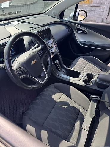 xpeng p7: Chevrolet Volt: 2014 г., Автомат, Гибрид, Хэтчбэк — 4