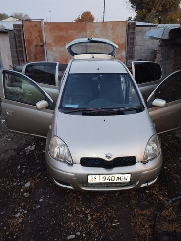 сидения спада: Toyota Vitz: 2002 г., Хетчбек
