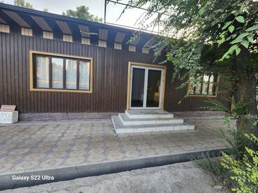 земельный участок первая линия: Сдаю в аренду помещения 60м² с хорошим ремонтом. Новопокровка улица