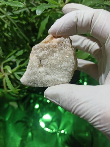 Dekorativ daşlar: İşıq keçirən Təbii Kvars daşı ✨💎 Qiymətlə bağlı maraqlananlar zəhmət — 8