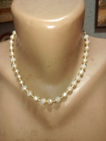 torba bela: Pearl necklace, Material: Pearl