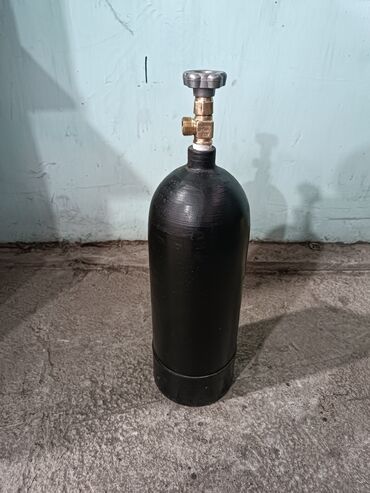 mitsubisi lanser 8: Болон для углекислоты маленький 8 литров черный пустой