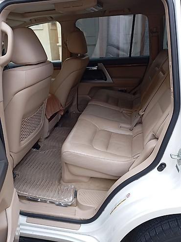 Toyota: Toyota Land Cruiser 200, ağ rəng, tam ölçülü SUV. Xüsusiyyətlər və — 6