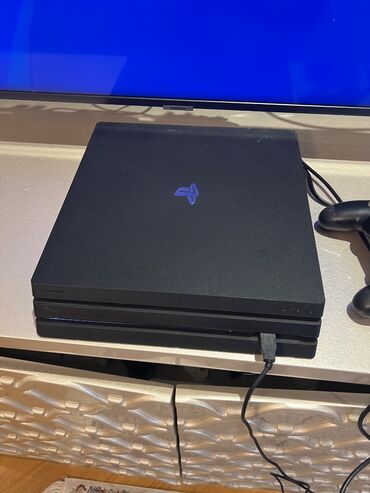 mikşer pult: Sony Playstation 4 Pro 1TB yaddas. Tam islek veziyyetdedir ve hec bir
