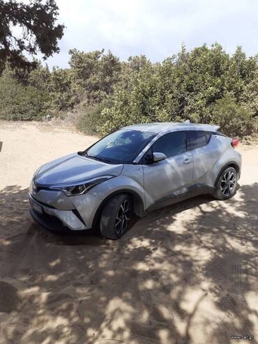 Toyota C-HR: 1.8 l. | 2018 έ. SUV/4x4