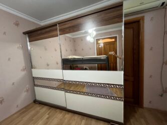 Divanlar: Kupe, 3 qapılı Düz dolab, Qarderob, paltar dolabı