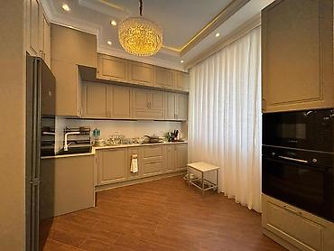 Kirayə mənzillər: İcarəyə verilir 3 otaqlı yeni tikili 125 m², Ağ şəhər q. Kateqoriya — 6