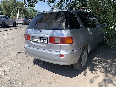 срочное: Toyota Ipsum: 1997 г., 2 л, Автомат, Бензин, Минивэн — 2