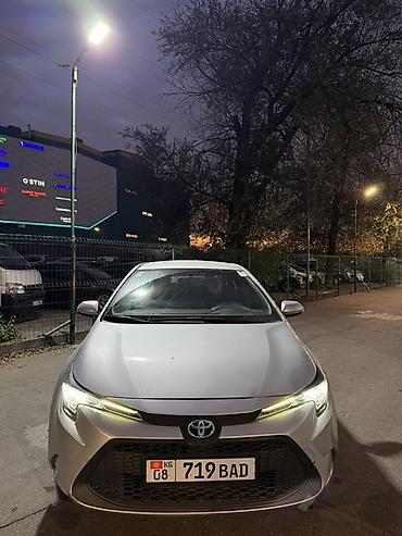 автомаи: Toyota Corolla: 2020 г., 1.8 л, Вариатор, Гибрид, Седан — 2