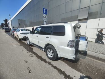 185.65.14: Mitsubishi Pajero: 3 l | 2008 il 215000 km Ofrouder/SUV