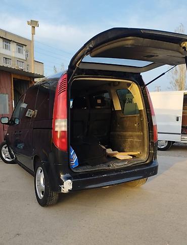minivan: Mercedes-Benz Vaneo: 1.9 l | 2002 il Van/Minivan — 6