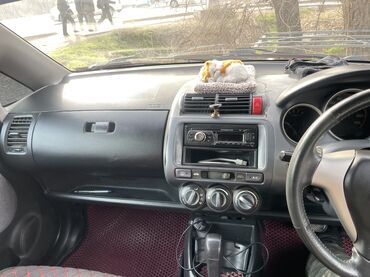 Honda: Honda Fit: 2004 г., 1.3 л, Вариатор, Бензин, Хэтчбэк — 12