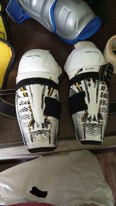 фудболные формы: Детская хоккейная защита комплектом. Состав: - Налокотники/защита