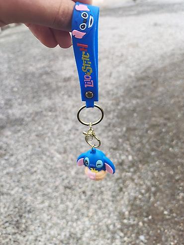 ag qadin cantalari: Məhsul: “Lilo & Stitch” açarlıq və qol asqısı seti - Dizayn — 1