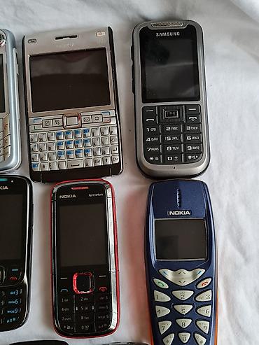 Ostali mobilni telefoni: Kolekcija retro mobilnih telefona – miks Nokia, Samsung, Sony i Sony — 8