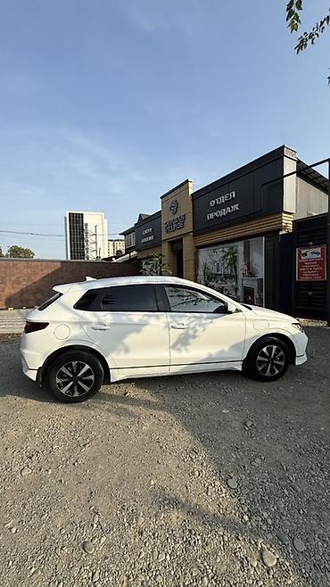 BYD: BYD E2: 2023 г., Автомат, Электромобиль, Кроссовер — 4