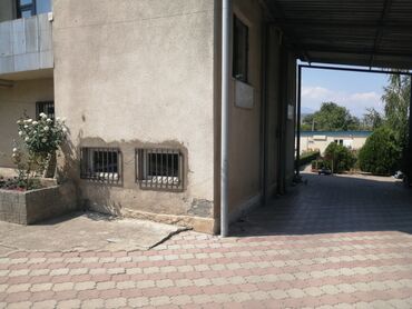 Продажа домов: Дом, 200 м², 7 комнат, Собственник — 5