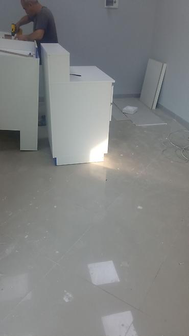 Sifarişlə aptek vitrinləri: Aptek üçün mebel və vitrin sistemləri - Resepsiyon/keşyer masası — 1