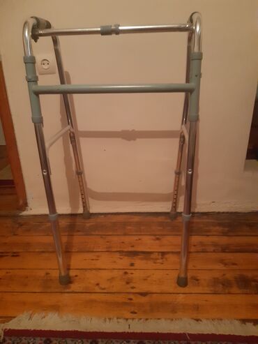 Qamət korrektorları: Yüngül metal gəzinti çərçivəsi (walker) - Material: alüminium korpus