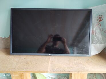 Кронштейны: Телевизор LG Led 32"