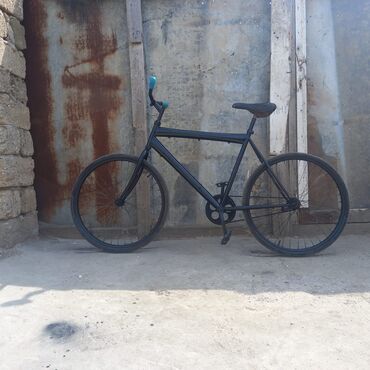 qaçış velosipedi: İşlənmiş Şəhər velosipedi Aist, 26", sürətlərin sayı: 1, Ünvandan götürmə