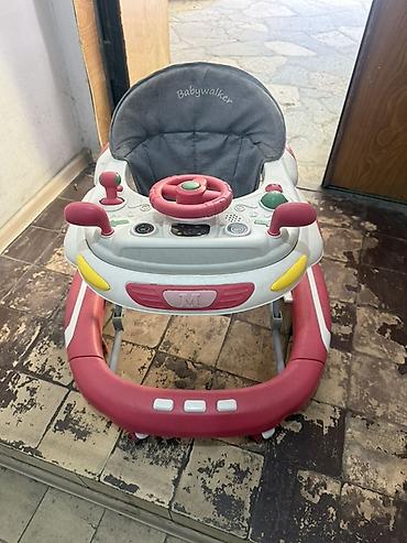 самокаты с ручкой: Детские ходунки Babywalker - Конструкция в виде минимашинки: руль по — 1
