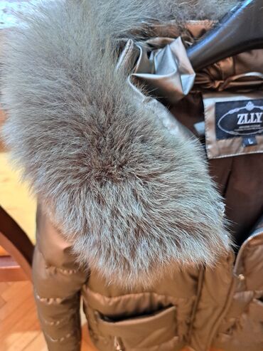 Zimske jakne: L, Jednobojni, Sa postavom, Krzno — 3