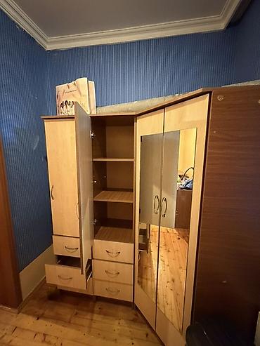 шкаф купе с зеркалом: 2 ci əl künc dolabı lazım olunmadığı üçün satılır 170 hündürlükdıdir — 2