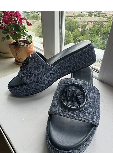 майкл корс обувь: Босоножки, 37.5, 38, Michael Kors, Б/у, цвет - Синий — 1