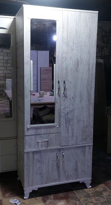 Dolablar: Yeni, Açılan, 2 qapılı Düz dolab, Dolab-asılqan, Azərbaycan -da lalafo.az — 9 Dolablar: Yeni, Açılan, 2 qapılı Düz dolab, Dolab-asılqan, Azərbaycan — 9