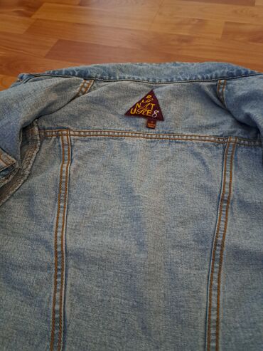 Ostale jakne, kaputi, prsluci: Zenska kratka teksas jakna, nova vel S .Italijanska nenosena na lalafo.rs — 4 Ostale jakne, kaputi, prsluci: Zenska kratka teksas jakna, nova vel S .Italijanska nenosena — 4